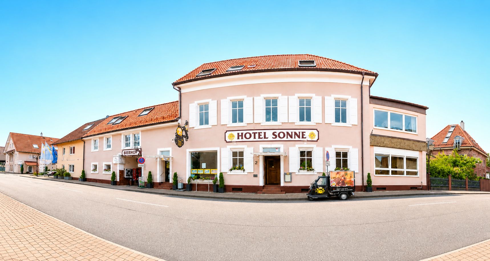 Hotel und Restaurant Sonne in Karlsruhe, Stupferich. Außenansicht